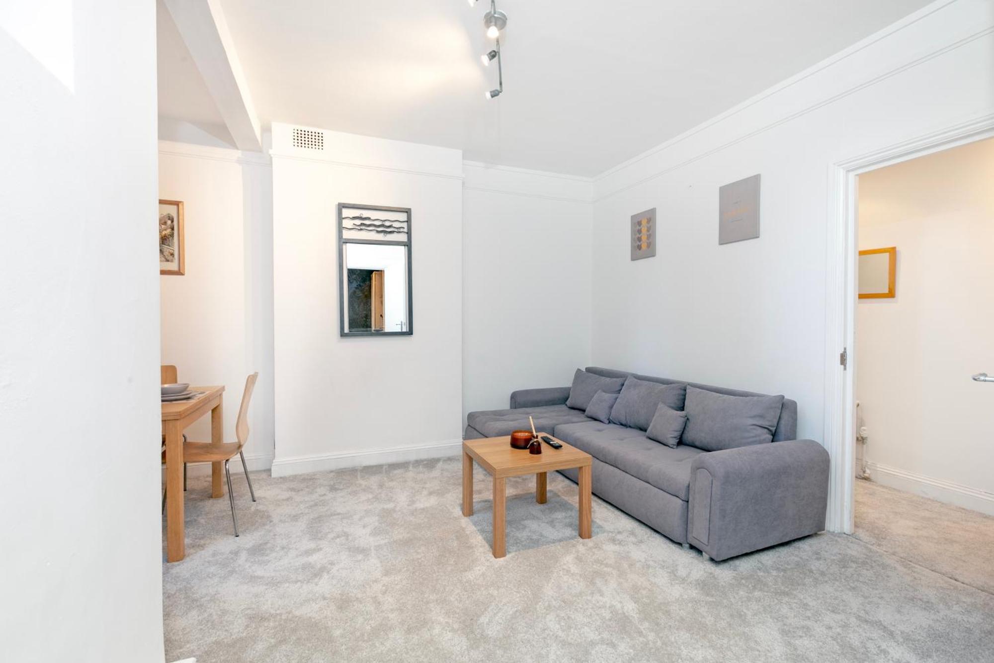 Beautiful 3 Bedroom Flat In Scott Ellis Gardens Londres Exterior foto