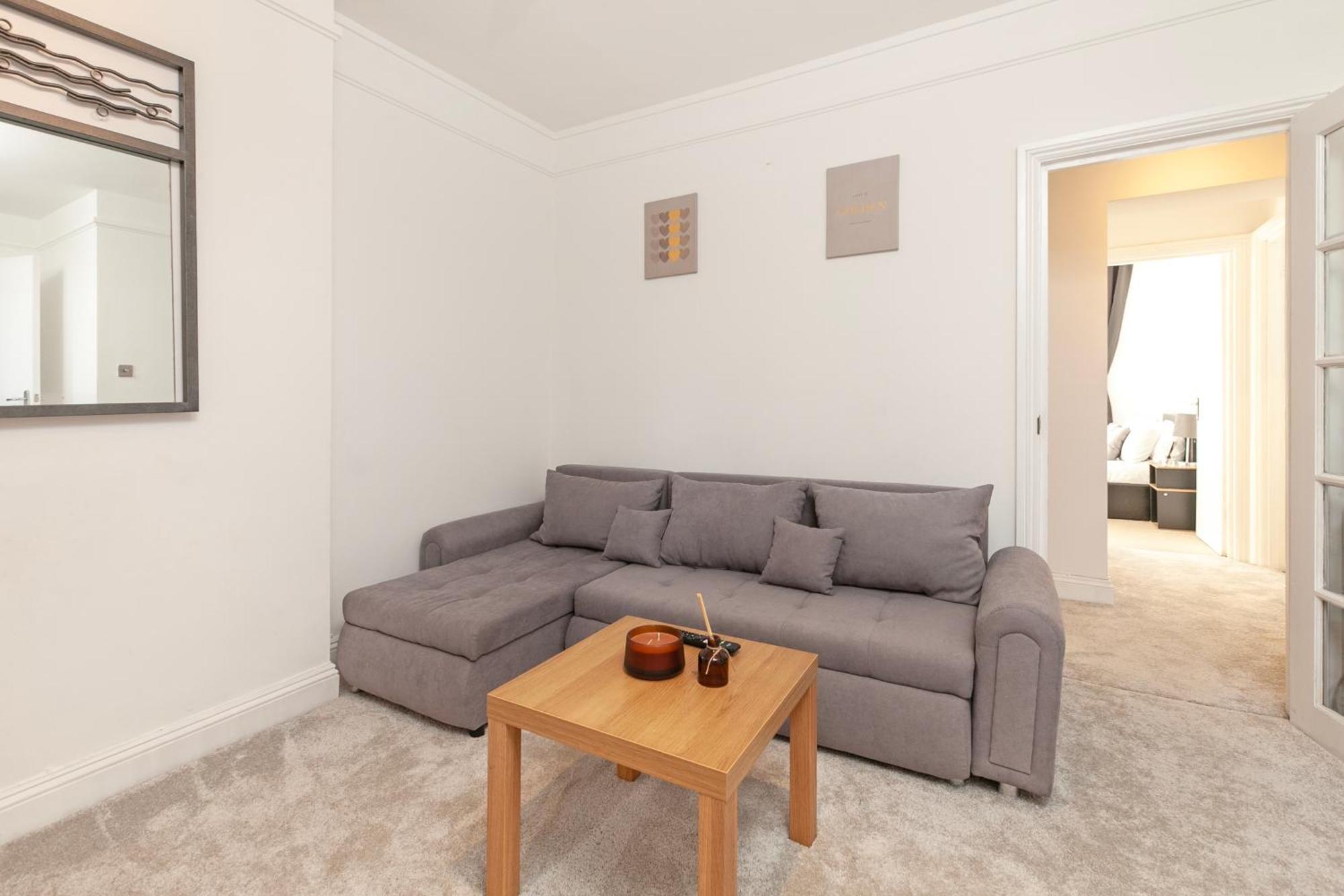 Beautiful 3 Bedroom Flat In Scott Ellis Gardens Londres Exterior foto
