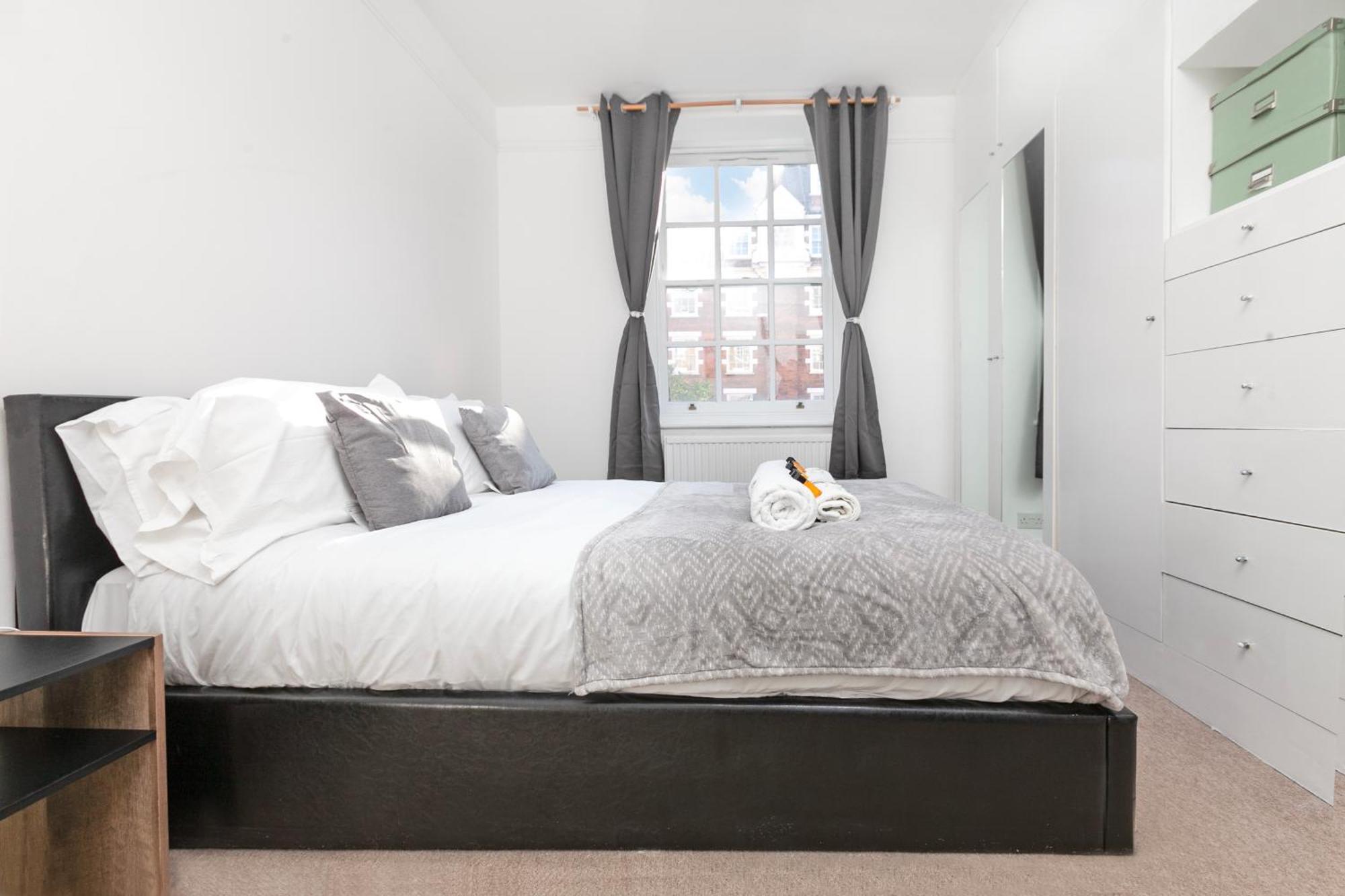 Beautiful 3 Bedroom Flat In Scott Ellis Gardens Londres Exterior foto