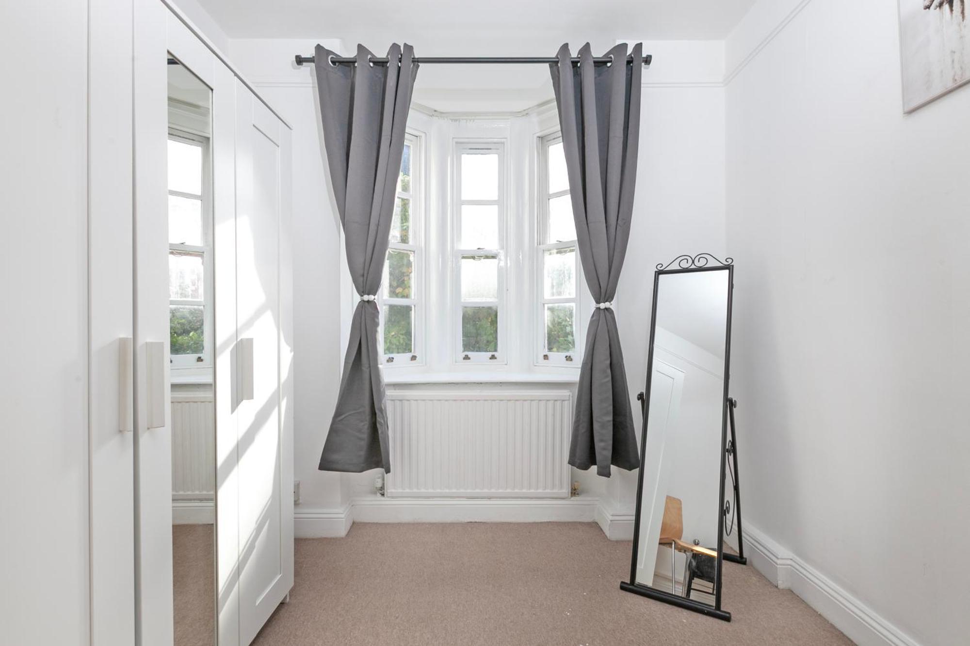 Beautiful 3 Bedroom Flat In Scott Ellis Gardens Londres Exterior foto