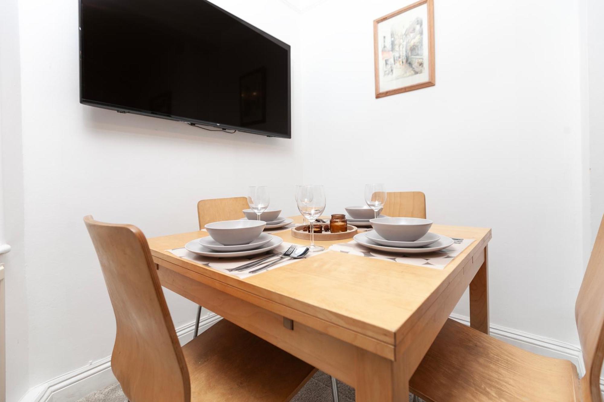 Beautiful 3 Bedroom Flat In Scott Ellis Gardens Londres Exterior foto